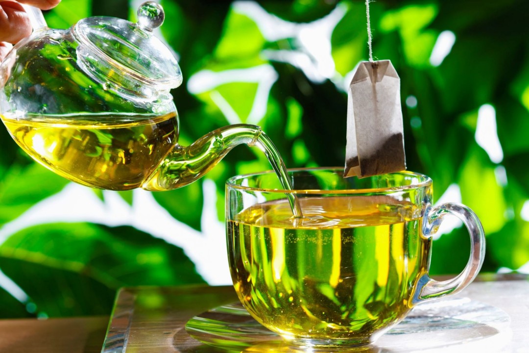 Oolong Tea: Benefits, Nutrition, & Risks